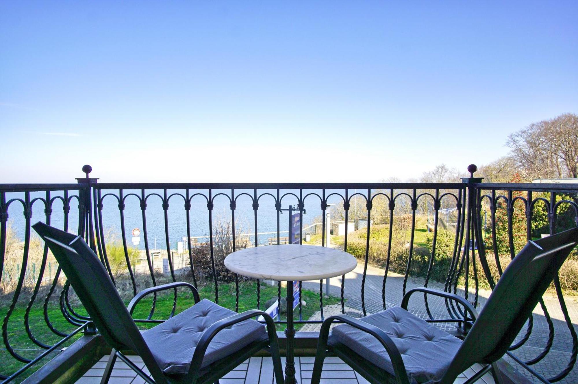 Ferienwohnung Mit Traumhaftem Meerblick - Haus Am Meer Fewo 02 Lohme Exterior foto